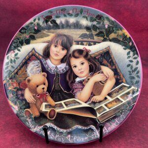 LIMITED EDITION "CLOSE AT HEART" BY CHANTAL POULIN COLLECTOR'S PLATE # 17717 B
